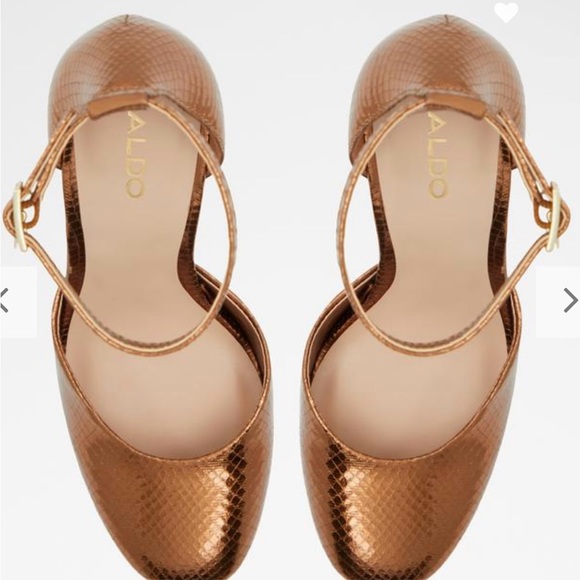 NWOB‼️ Gold Aldo 5.5 Inch Square Toe Platforms (Sizes 7.5 and 8) - Picture 3 of 8
